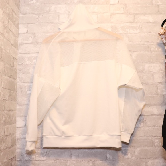 Athletic bundle - White Jacket/Black leggings - Picture 3 of 6